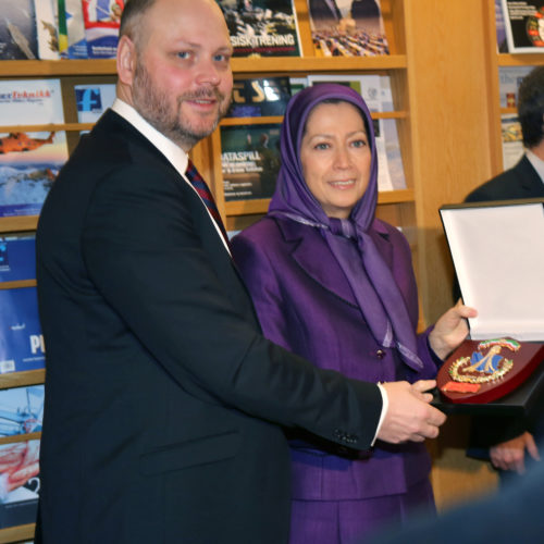 Maryam Rajavi in Foreign Committee of  Norwegian Parliament- Febraury 26, 2014-3
