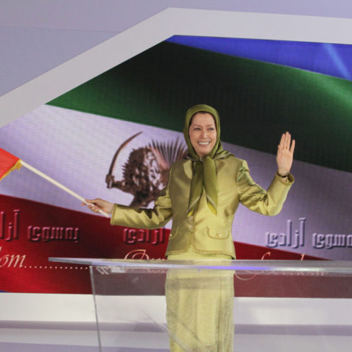 Maryam Rajavi in the gathering at Villepinte-June 22,2013-10