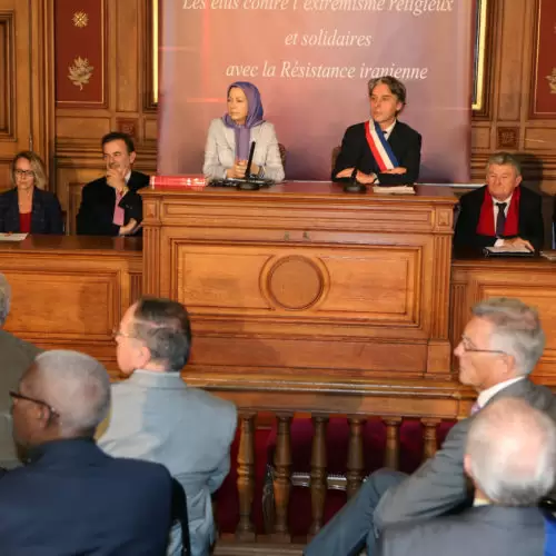 Maryam Rajavi- Meeting at City Hall of 2nd district Paris – 25 November 2014 -13