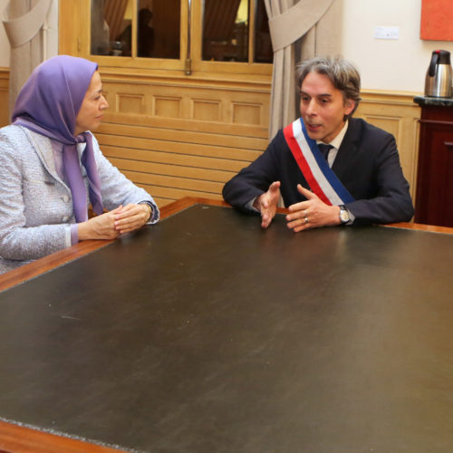 Maryam Rajavi- Meeting at City Hall of 2nd district Paris – 25 November 2014 -5