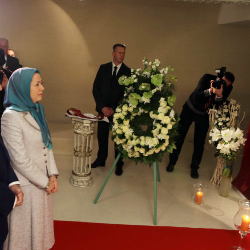 Maryam Rajavi- Religious dictatorship engulfed in crises – Iran ready for change –paris-February 7,2015-8