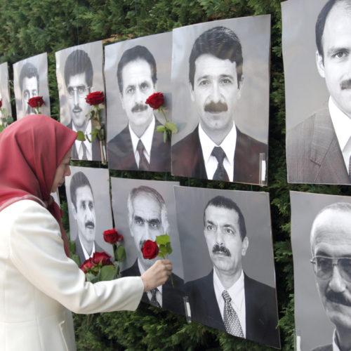 رجوي در گردهمایی در بزرگداشت شهیدان حماسه فروغ اشرف در ۱۹فروردین ۱۳۹۰