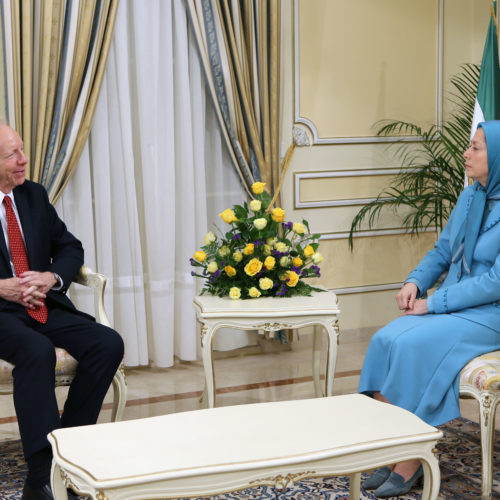 Maryam Rajavi meets and holds talks with Senator Joseph Lieberman, December 8, 2015