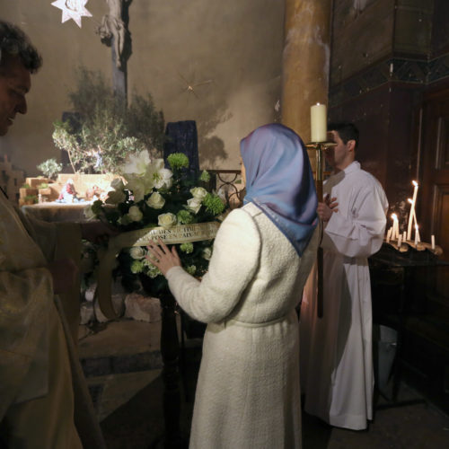 در سالروز ميلاد عيسی مسيح (ع)، مریم رجوی در مراسم دعا و نيايش كليسای سن ژرمن دپره ازكليساهای قديمی و مشهور پاریس حضور یافت-۳دی ۱۳۹۴