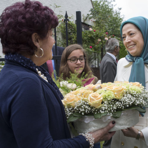 مريم رجوی در جشن گل‌ها در اور-سور- اواز – ۱۵خرداد ۱۳۹۵