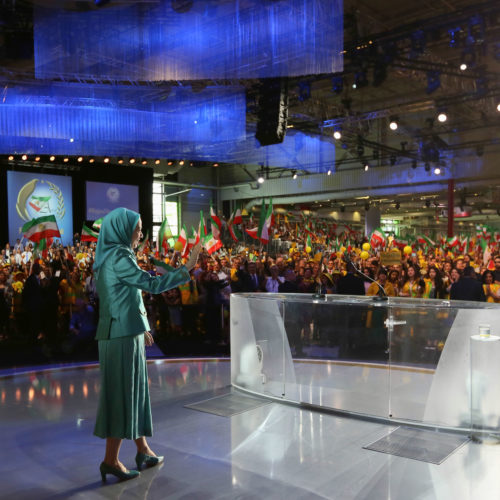 مریم رجوی در گردهمایی بزرگ ایران آزاد- بورژه پاریس – ۱۹ تیر ۱۳۹۵