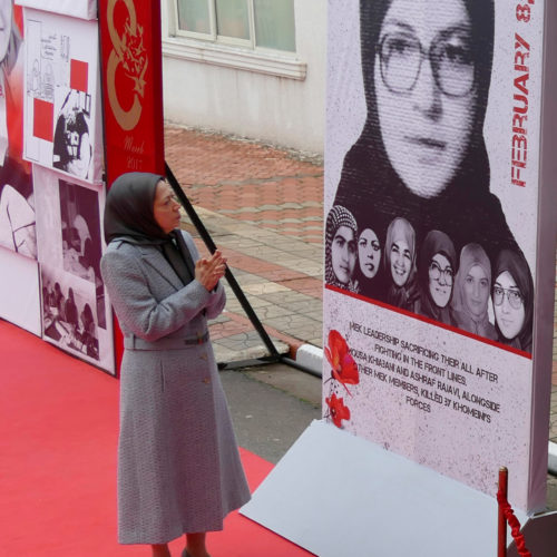 دیدار مریم رجوی از نمایشگاه عکس ۱۵۰ سال مبارزه زنان ایران در راه آزادی و آرمان برابری – اسفند۹۵