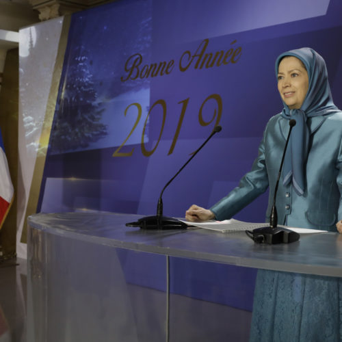 مریم رجوی در مراسم سال نو همراه با شهرداران و منتخبین و حامیان مقاومت ایران در فرانسه