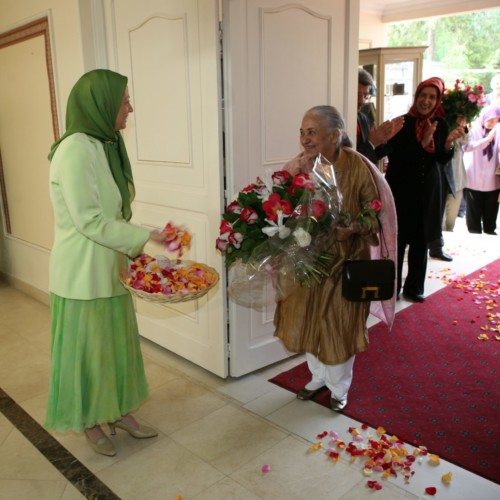 در سالگرد پرواز مرضیه بانوی آواز و هنر ایران