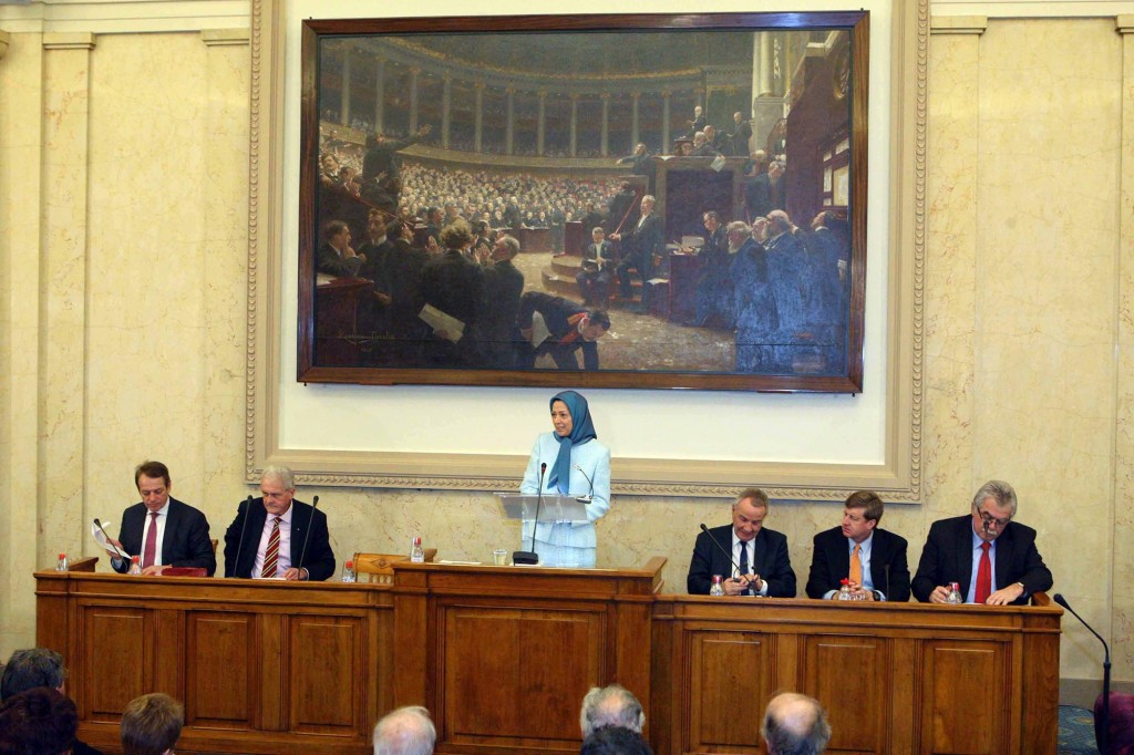 سخنرانی در پارلمان فرانسه