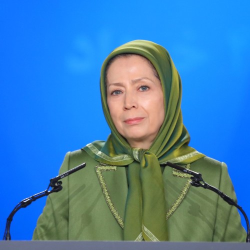 امروز‌ ۴ خرداد است. روزی که شاه، بنیانگذاران پاکباخته مجاهدین و دو تن از اعضای قهرمان مرکزیت سازمان را تیرباران کرد و همین خون‌ها بود که به‌قول پدر طالقانی راه سرنگونی دیکتاتوری شاه را گشود. به آن ستارگان روشنی‌بخش آسمان انقلاب ایران، شهیدان والا مقام؛ محمد حنیف‌نژاد، سعید محسن، اصغر بدیع‌زادگان، رسول مشکین‌فام و محمود عسکری‌زاده هزاران درود.