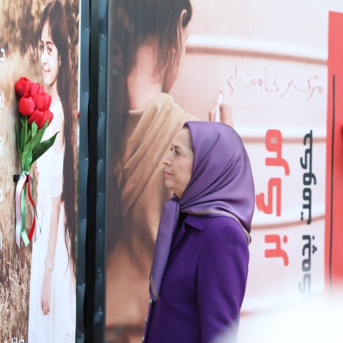 از آبان تا بهاران انقلاب دموکراتیک