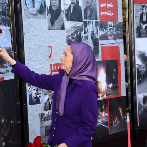 از آبان تا بهاران انقلاب دموکراتیک