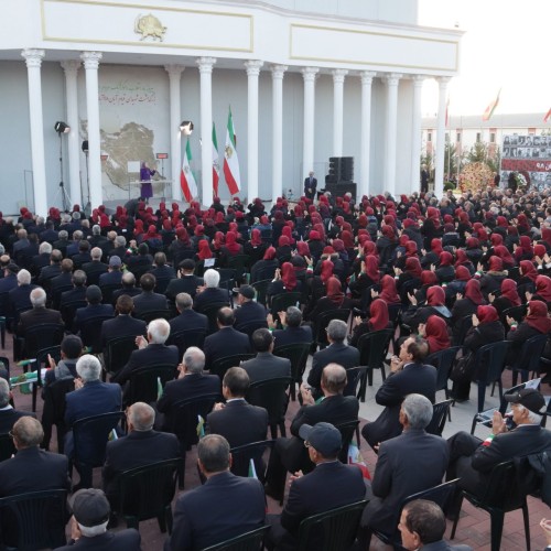 از آبان تا بهاران انقلاب دموکراتیک