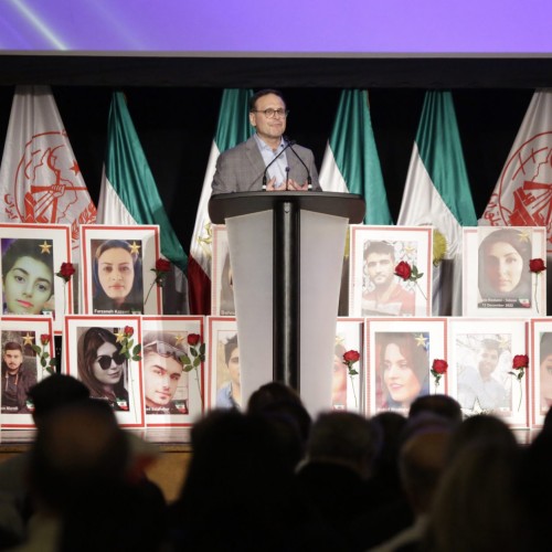 سخنرانی سناتور لئو هوساکوس، رئیس سابق مجلس سنای کانادا در کنفرانس جوامع ایرانی در کانادا به‌مناسبت سالگرد انقلاب ضدسلطنتی