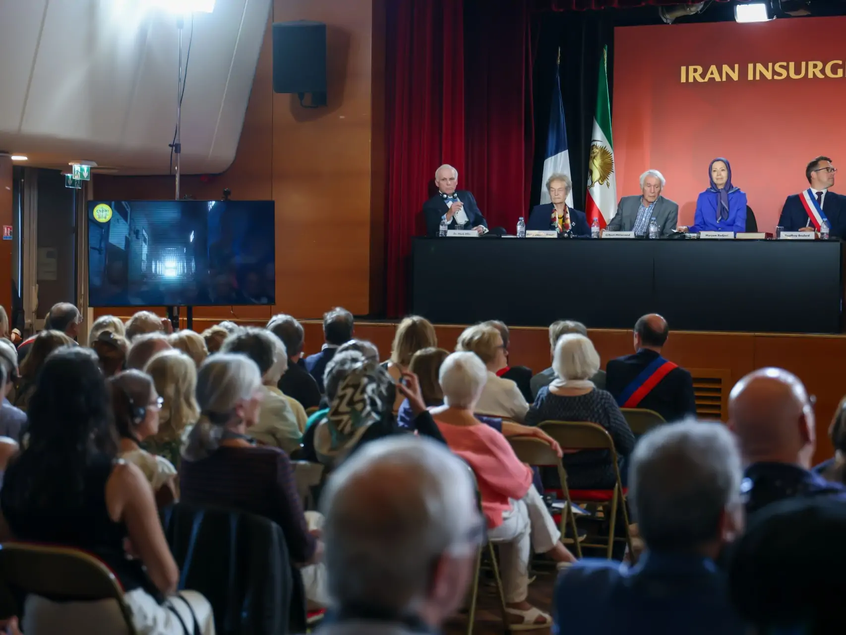 Maryam-Rajavi-distict-17